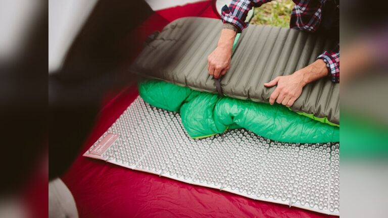 Best Ways to Clean Sleeping Pad: Ultimate Tips for Spotless Gear