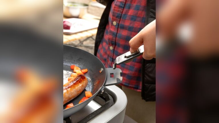 Best & Easy Ways to Clean Camping Pans Quickly