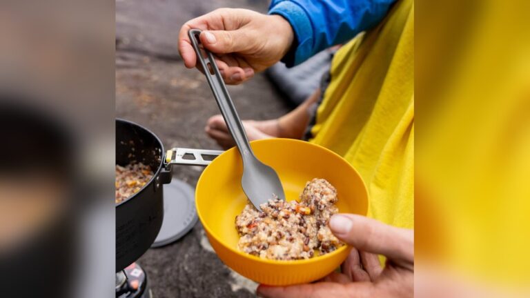 Best Ways to Clean Camping Utensils Quickly & Effectively